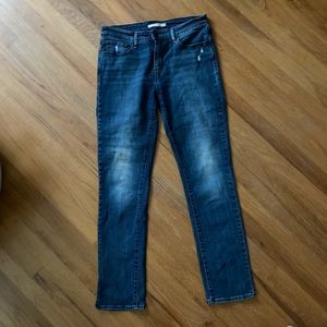Levi’s Mid Rise Skinny Jeans, excellent condition
